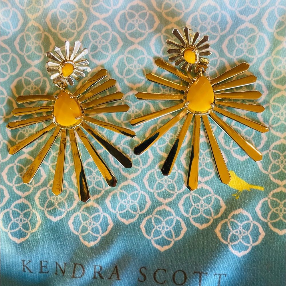 Kendra Scott Starla Earrings